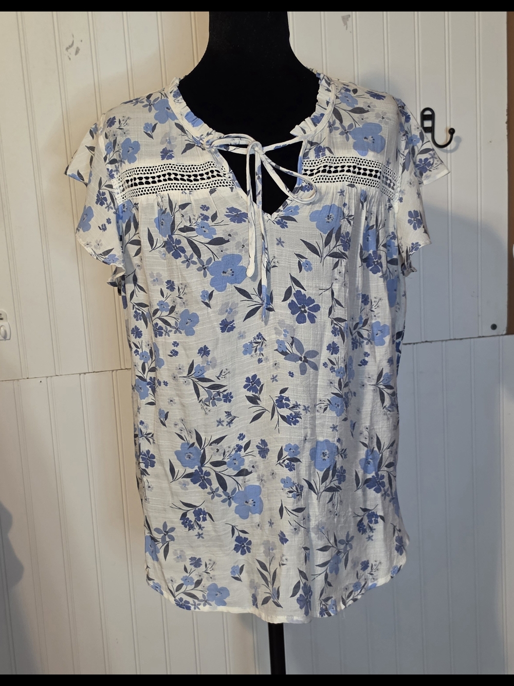 Como Vintage White & Blue Floral Tie-Neck Blouse Sz LG